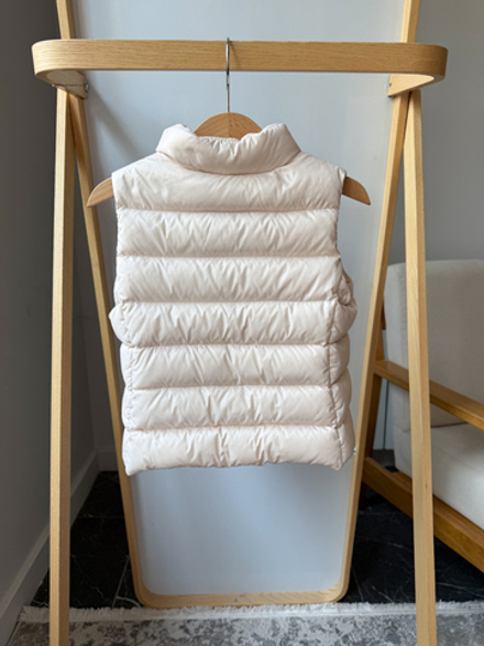 Пуховый жилет Moncler, 104
