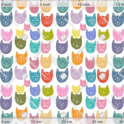 Паттерн Веселые разноцветные котики на белом фоне by Yovin 423 DPI