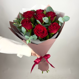 Букет из 7 красных роз Ред Игл