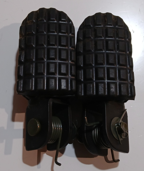 Подножка водителя (комплект) ADV 300 GARET