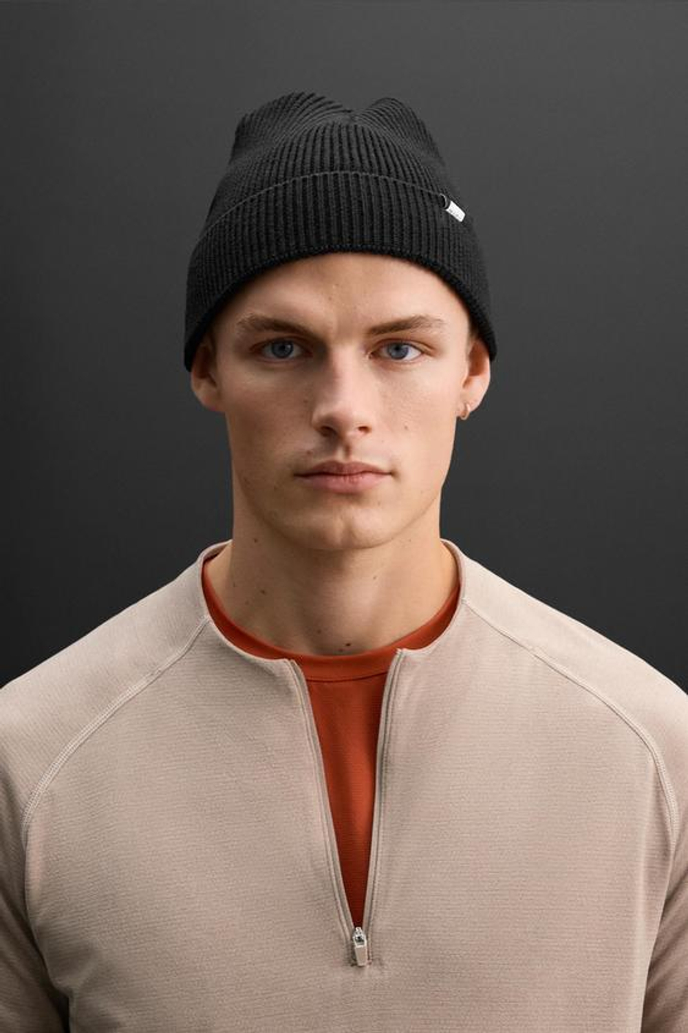 ZARA ТРИКОТАЖНАЯ ШАПКА С ФАКТУРНЫМ УЗОРОМ, ЧЕРНЫЙ