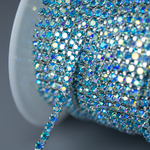 Стразовая цепь дуохромная, 2мм, голубой кристалл с синим напылением в серебристых цапах