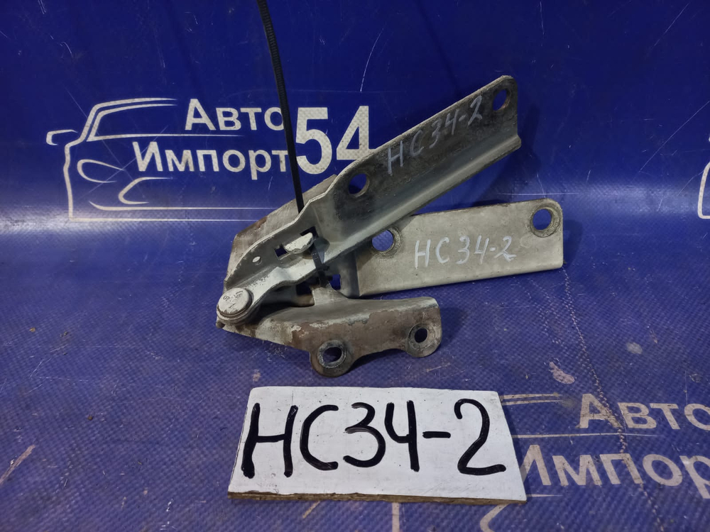 Петля капота правая NISSAN LAUREL 1995