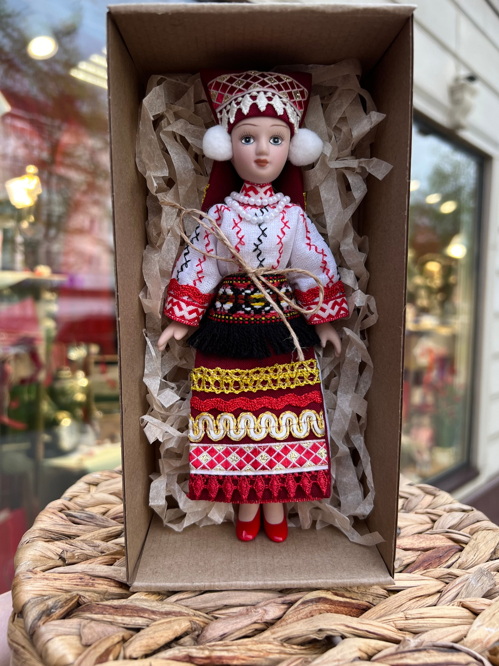 Мордовский сувенир "Кукла мордовочка фарфор"