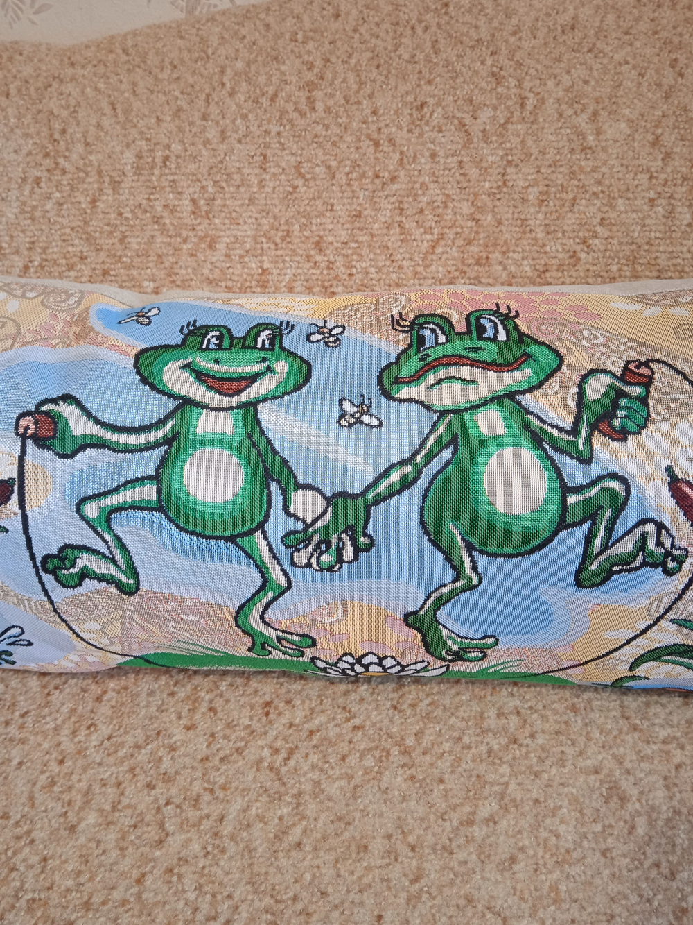 Декоративный гобеленовый чехол Лягушата 34х87