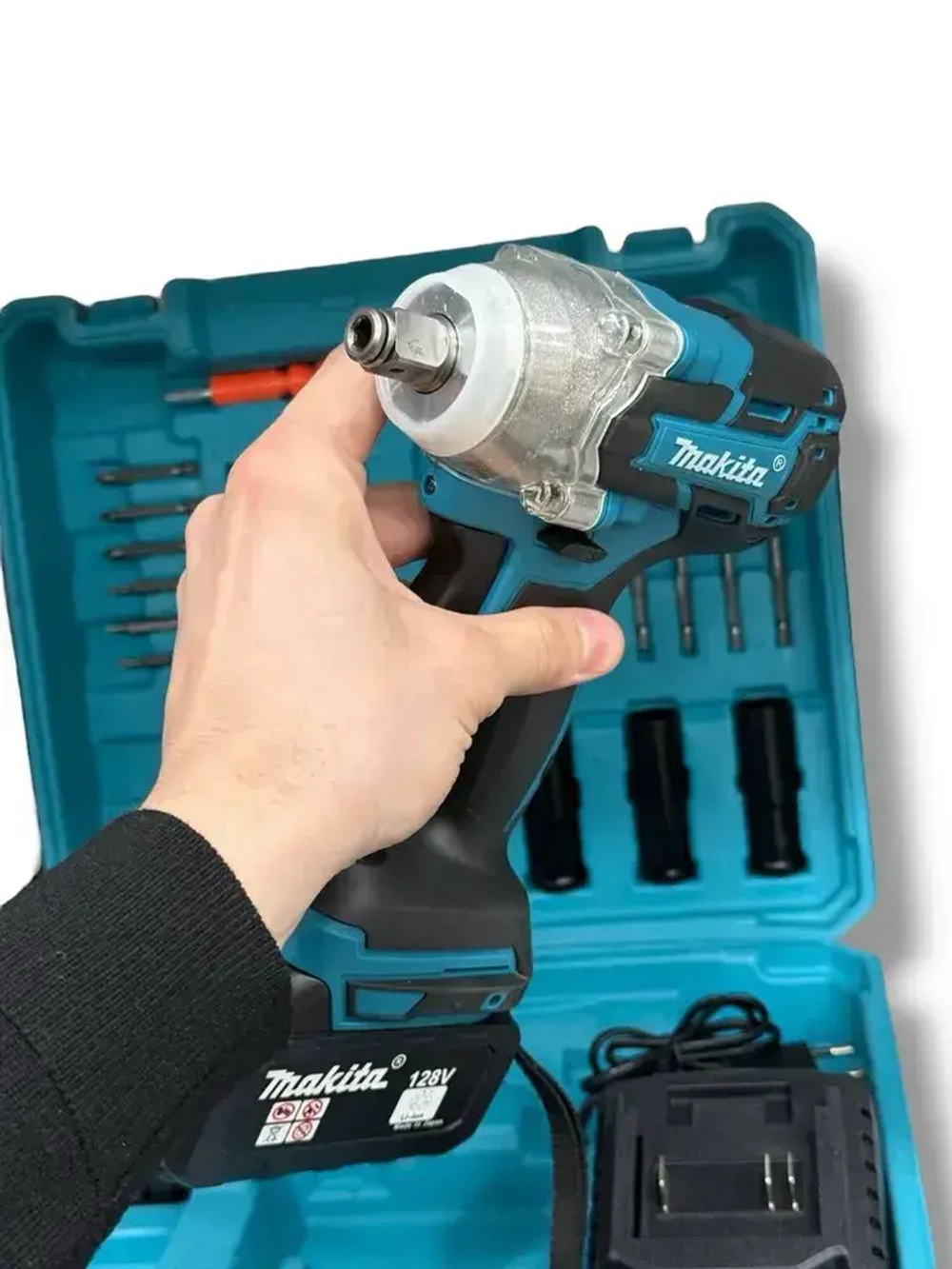 Ударный гайковерт Makita , 2 АКБ + кейс