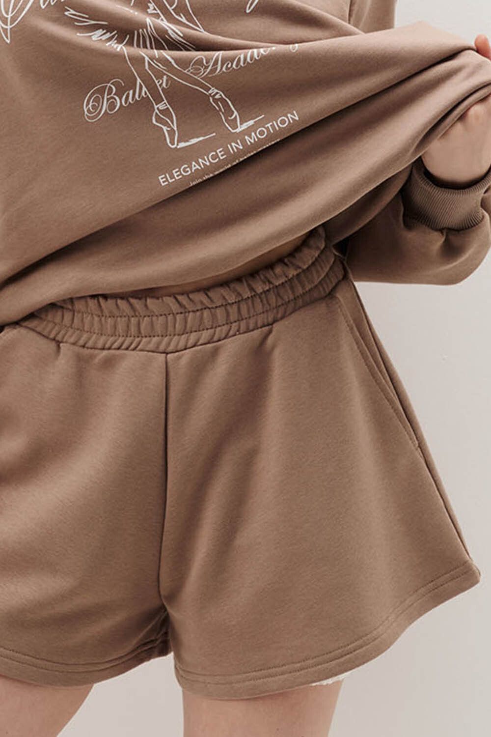 Шорты из футера укороченные сбоку цвета капучино