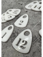 Номерки для гардероба прорезные пластик