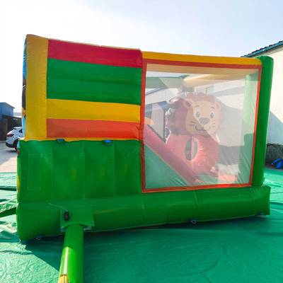 Коммерческий надувной батут «Мини джунгли» с горкой, 4*3,5*2,6 м.
