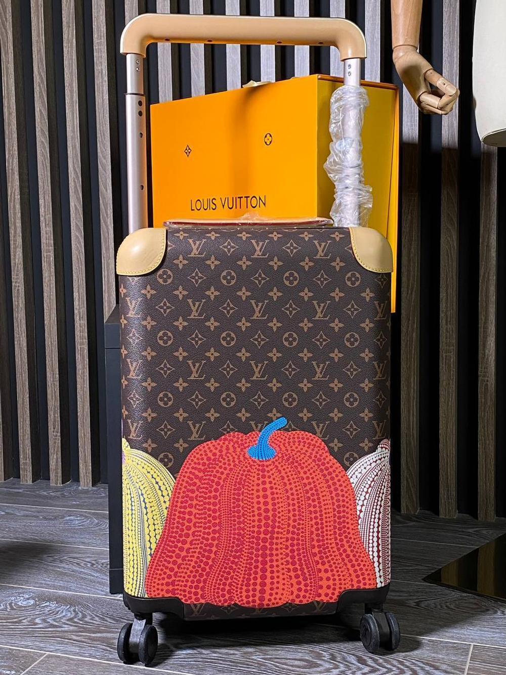 Чемодан Louis Vuitton