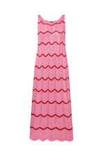 Розовое трикотажное платье