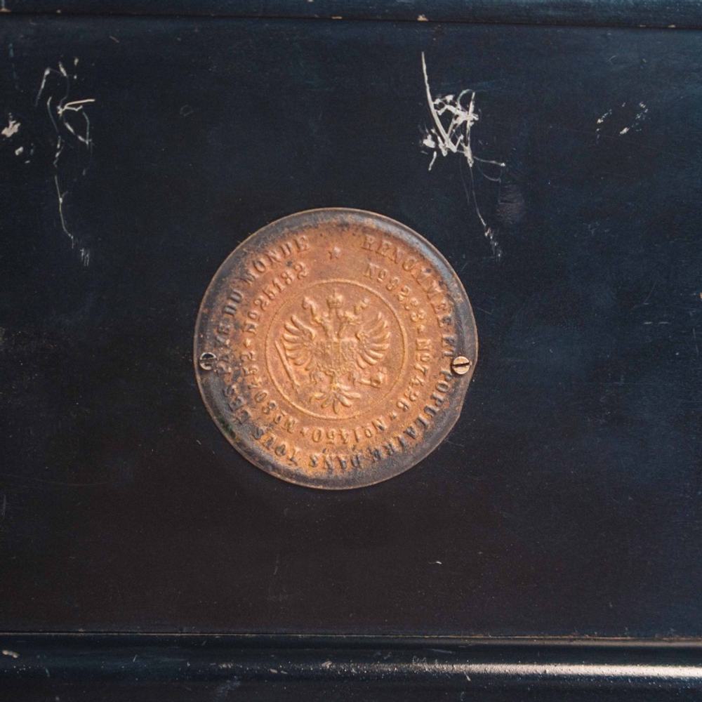 Антикварный телефон