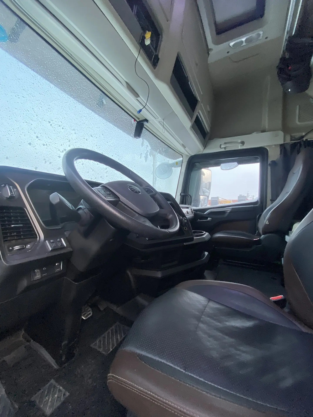 FAW J7 4x2 Седельный тягач CA4180P77K25E5 (Дизельный, 12,5 л, 553 л.с., АТ)