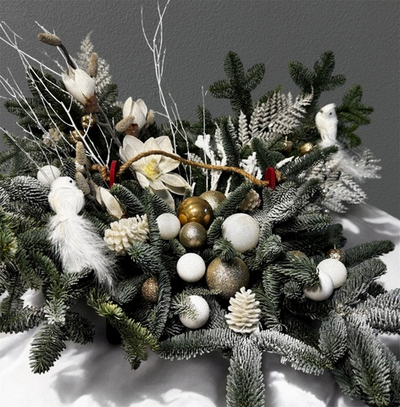 Новогодняя композиция "Волшебство хвойного леса"