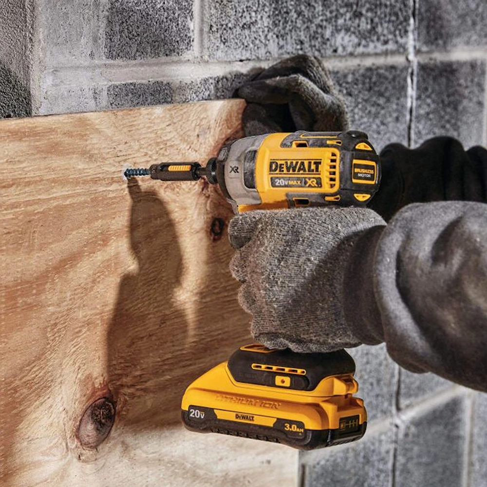 DeWalt DCF887D2 шуруповерт аккумуляторный бесщеточный (2 x 2 Ач, ЗУ)