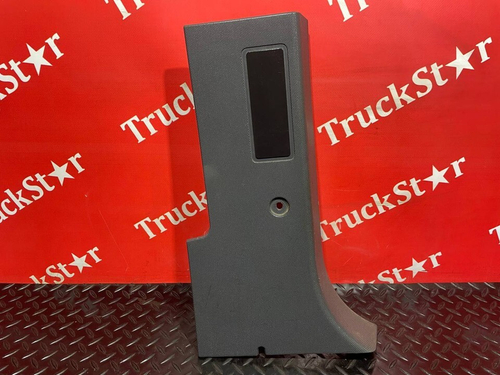 Накладка передней стойки 2018г.