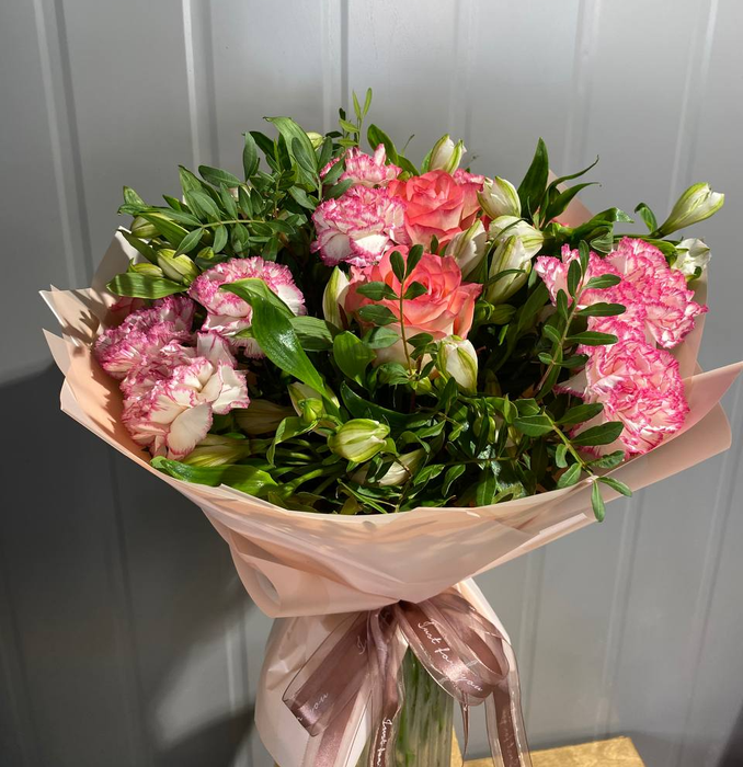 Букет с розовой розой "Апрель"