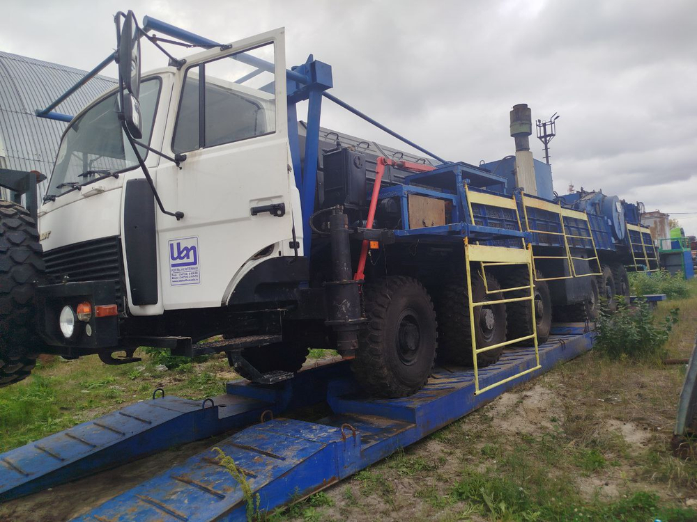 Идель Нефтемаш Идель-180 на шасси МЗКТ-7003 12x12 Мобильная буровая установка Идель-180 (Дизельный,