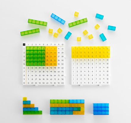 Математические доски и полупрозрачные кубики. Набор учебно-игровой.