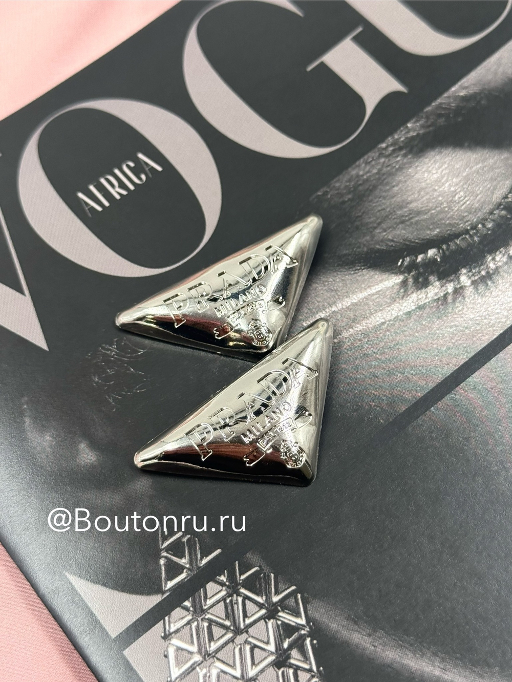 Брошь металлическая Прад. серебристая