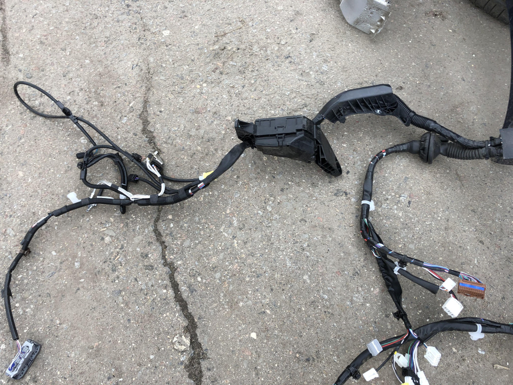 Проводка Жгут Коса моторного отсека Toyota Новая 8264147050