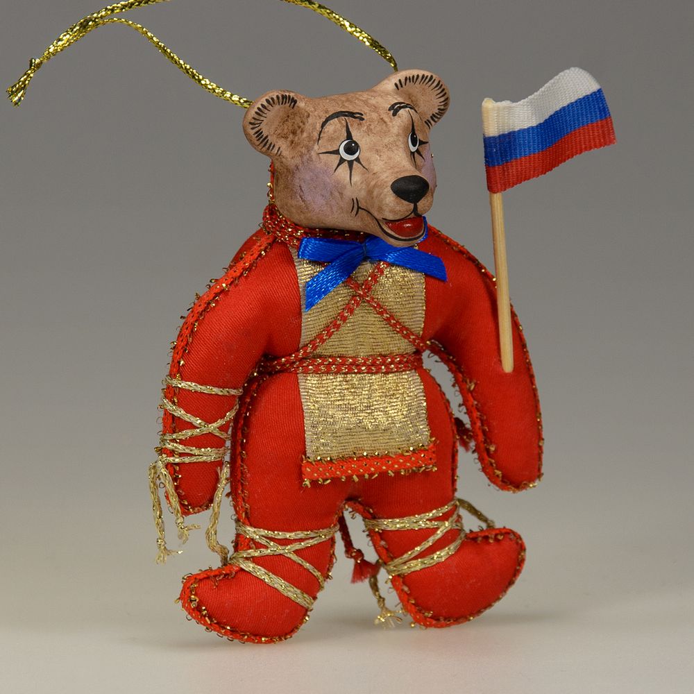 Ёлочная игрушка Медвежонок с флажком