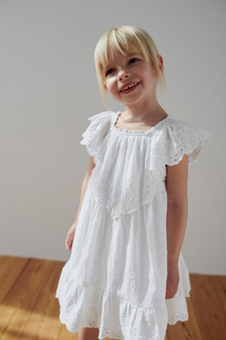 ZARA ПЛАТЬЕ С ВЫШИВКОЙ, БЕЛЫЙ