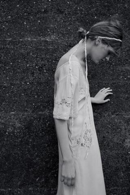 ZARA ДЛИННОЕ ПЛАТЬЕ С ВЫШИВКОЙ, БЕЛЫЙ