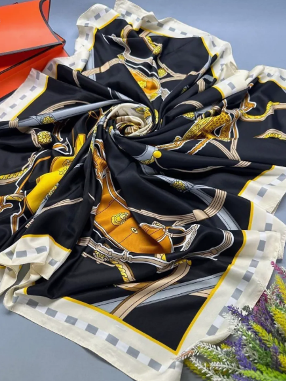 Щёлковый платок HERMES