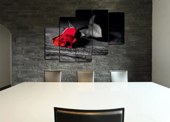 Модульная картина "Роза на черно-белом фоне"
