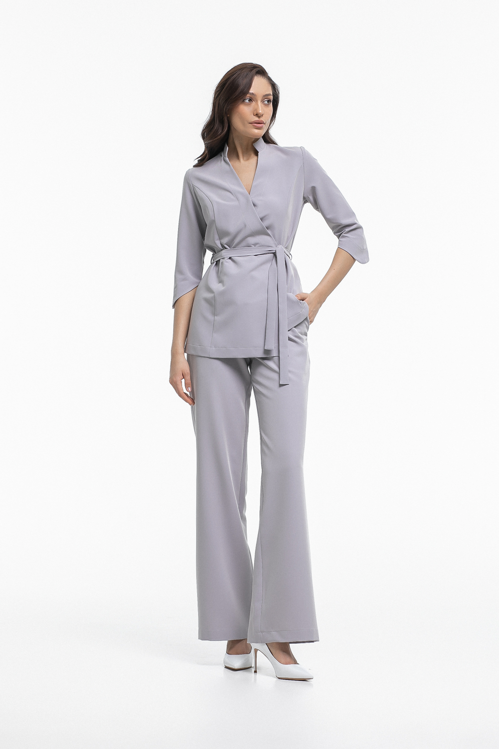 Костюм блуза на запах и брюки клеш