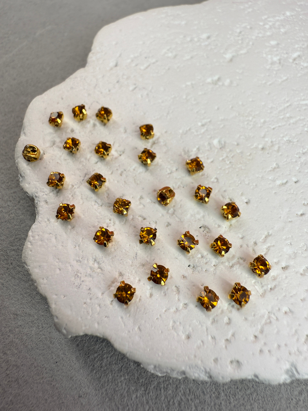 Шатоны 3 мм, Топаз в золоте, 25 шт