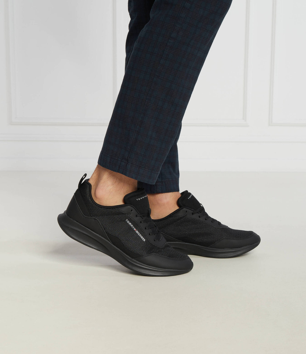 Кроссовки LIGHTWEIGHT PREMIUM KNIT STRIPES Tommy Hilfiger - черный(FM0FM04836)