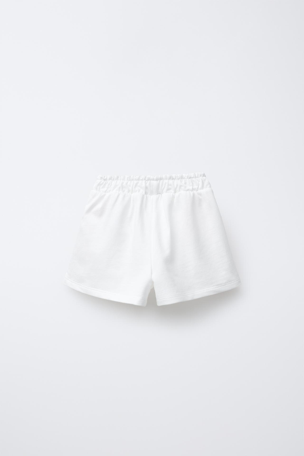 ZARA ШОРТЫ-БЕРМУДЫ С ЛАМПАСАМИ ИЗ КРУЖЕВА КРОШЕ, ЖЕЛТОВАТО-БЕЛЫЙ