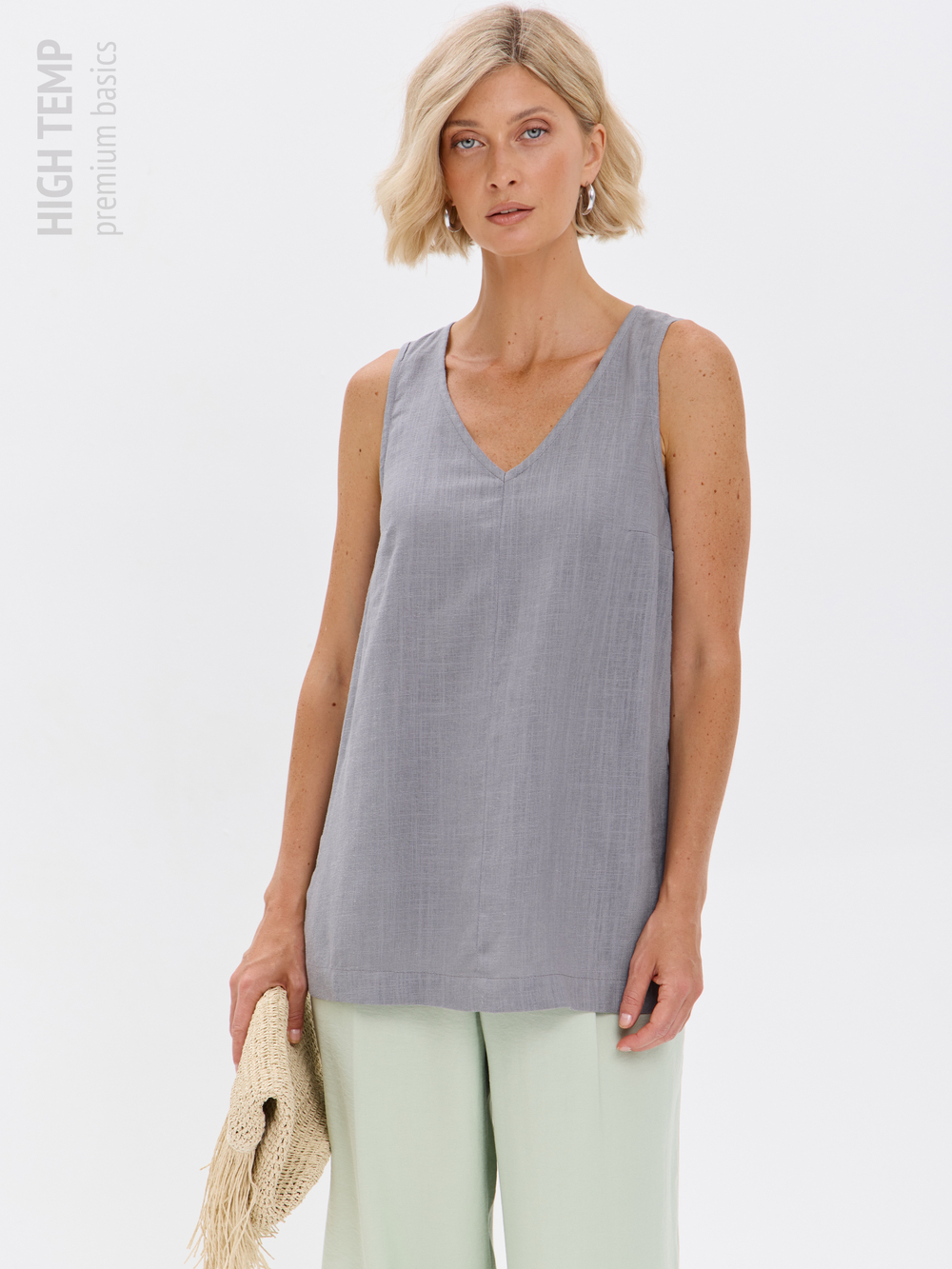 Удлиненный топ из льна с V-вырезом
