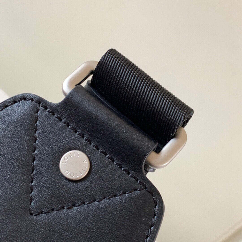 Louis Vuitton Avenue Sling Bag