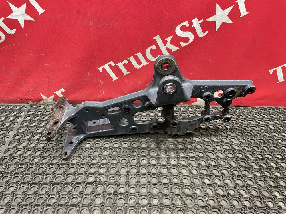 Кронштейн рессоры передней левый 2018г.