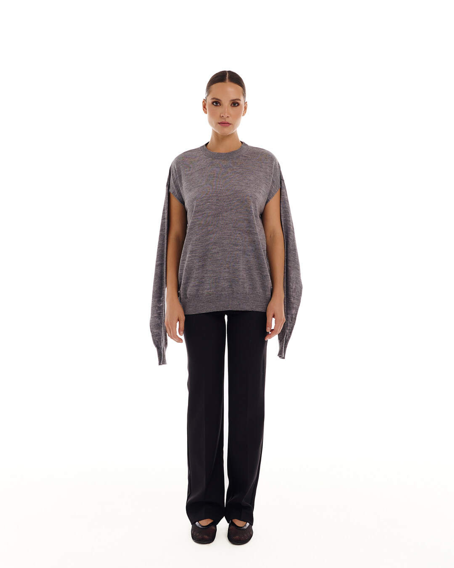 Свитер серый  Grigio (Гриджо) с разрезом серый