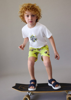 футболка с шортами