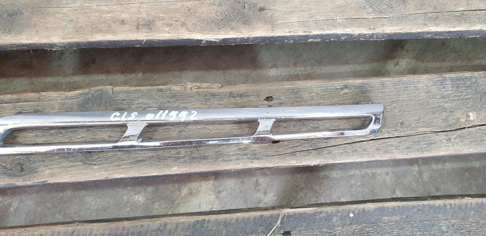 Молдинг решетки радиатора Mercedes GL GLS (X166) 15-19 Б/У Оригинал A1668881785