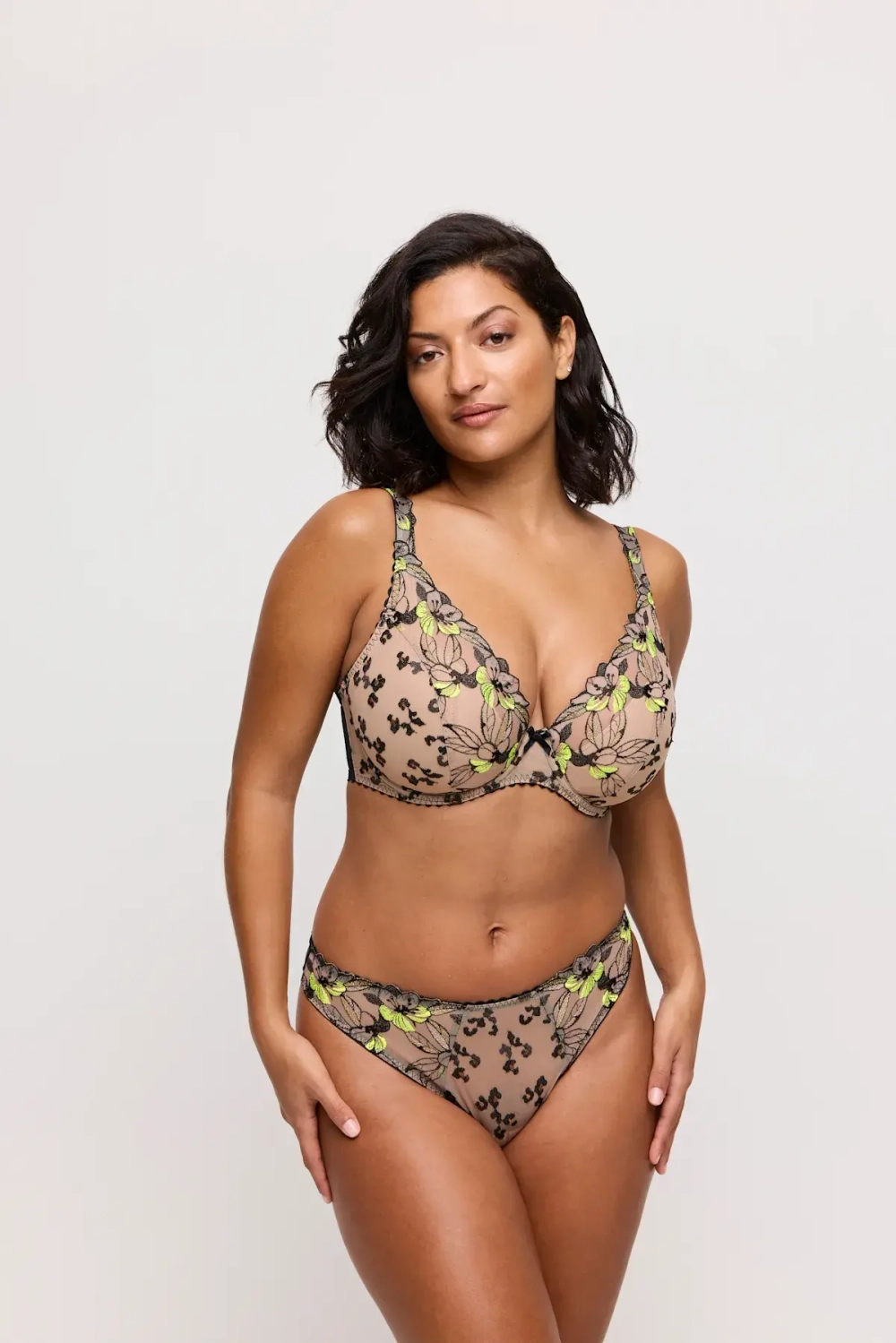 PRIMADONNA MANALI Трусы стринги, черный/желтый