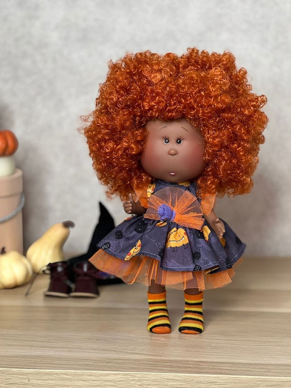 Кукла Nines виниловая 30см MIA CASE (3431)