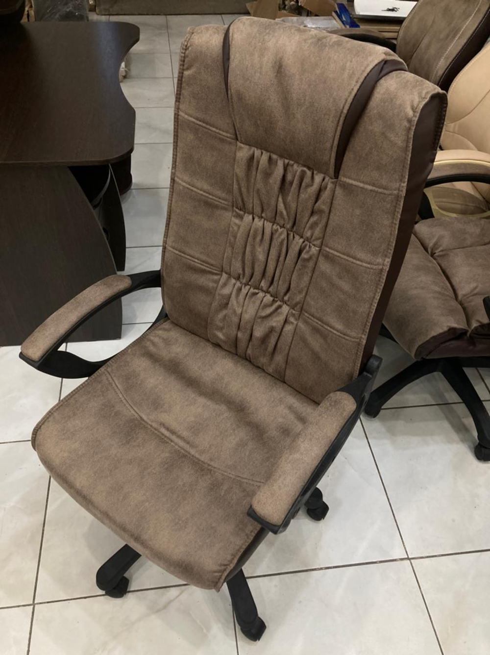 Кресло Фортуна-5 (3) нубук кор к/з кор Мех качания п Директор (в разборе)