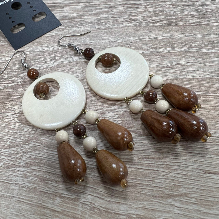 Серьги Сатурн цвет молочный, коричневый, дерево 30x70 мм