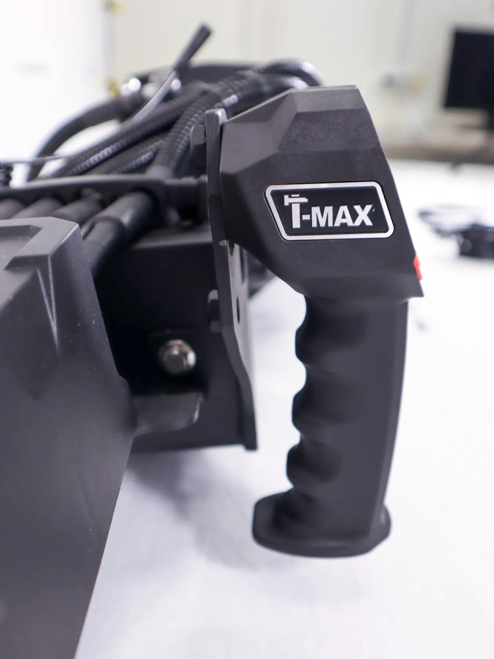 Комплект лебедки T-Max 9500lbs с кронштейном крепления для TANK 300