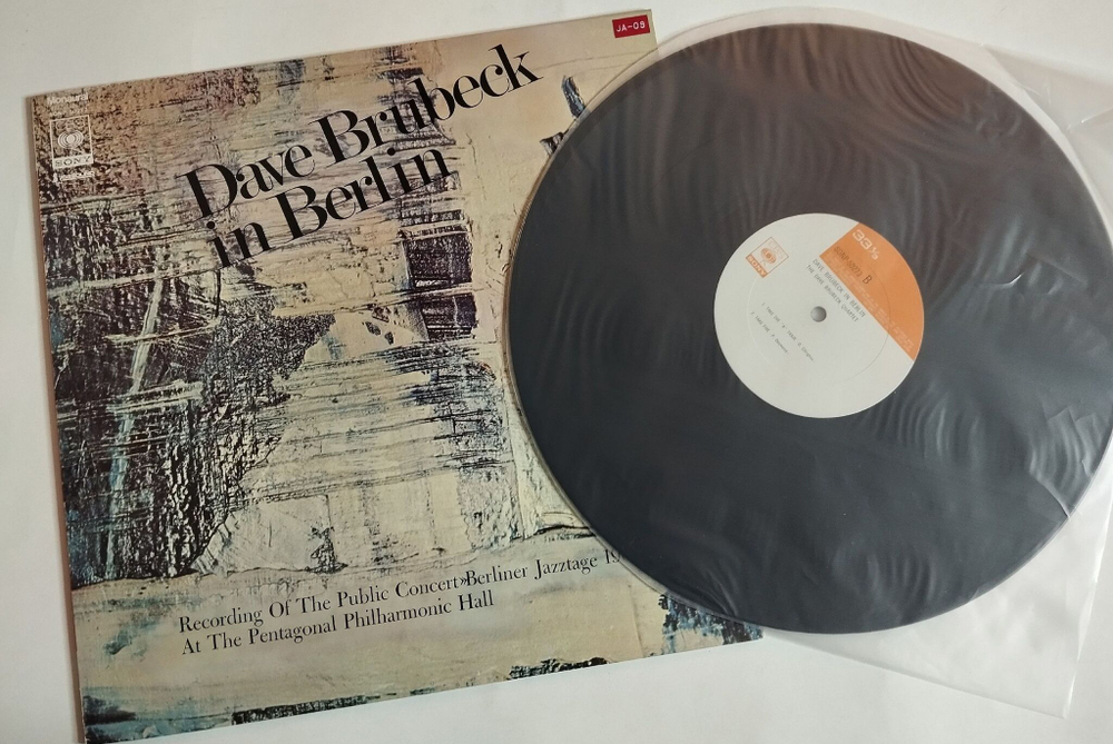 Винтажная виниловая пластинка LP Dave Brubeck In Berlin (Japan 1970) (No Obi)