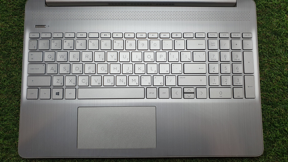 Ноутбук HP Ryzen 7/8Gb/FHD