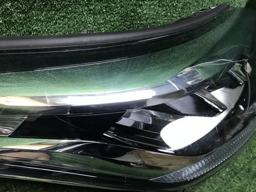 Фара правая Toyota C-HR (2019-2023) LED