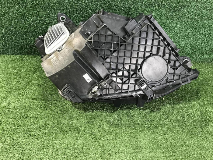 Фара левая Mercedes GLC X253 (2015-2019) LED