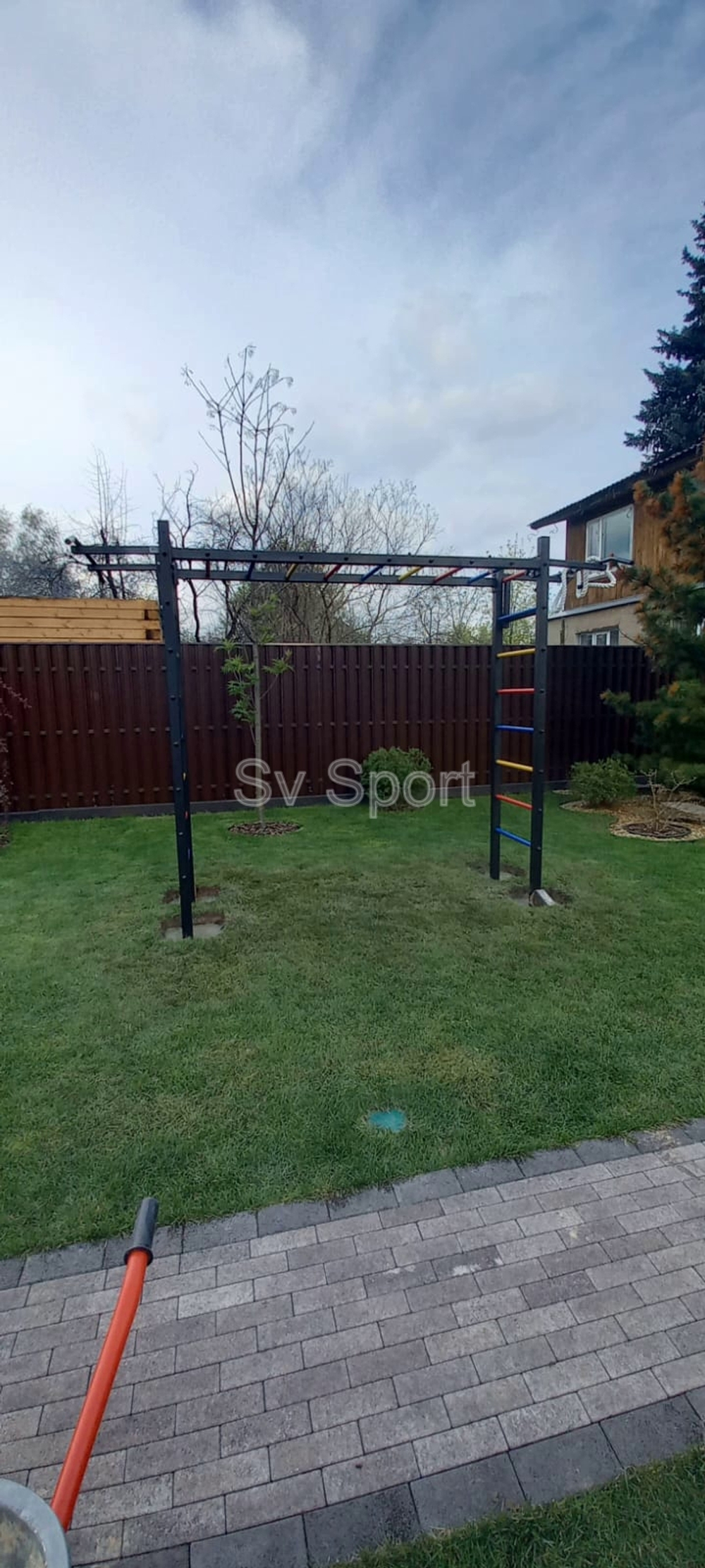 Монтаж уличной шведской стенки Sv Sport Рукоход (4 вертикальных столба)